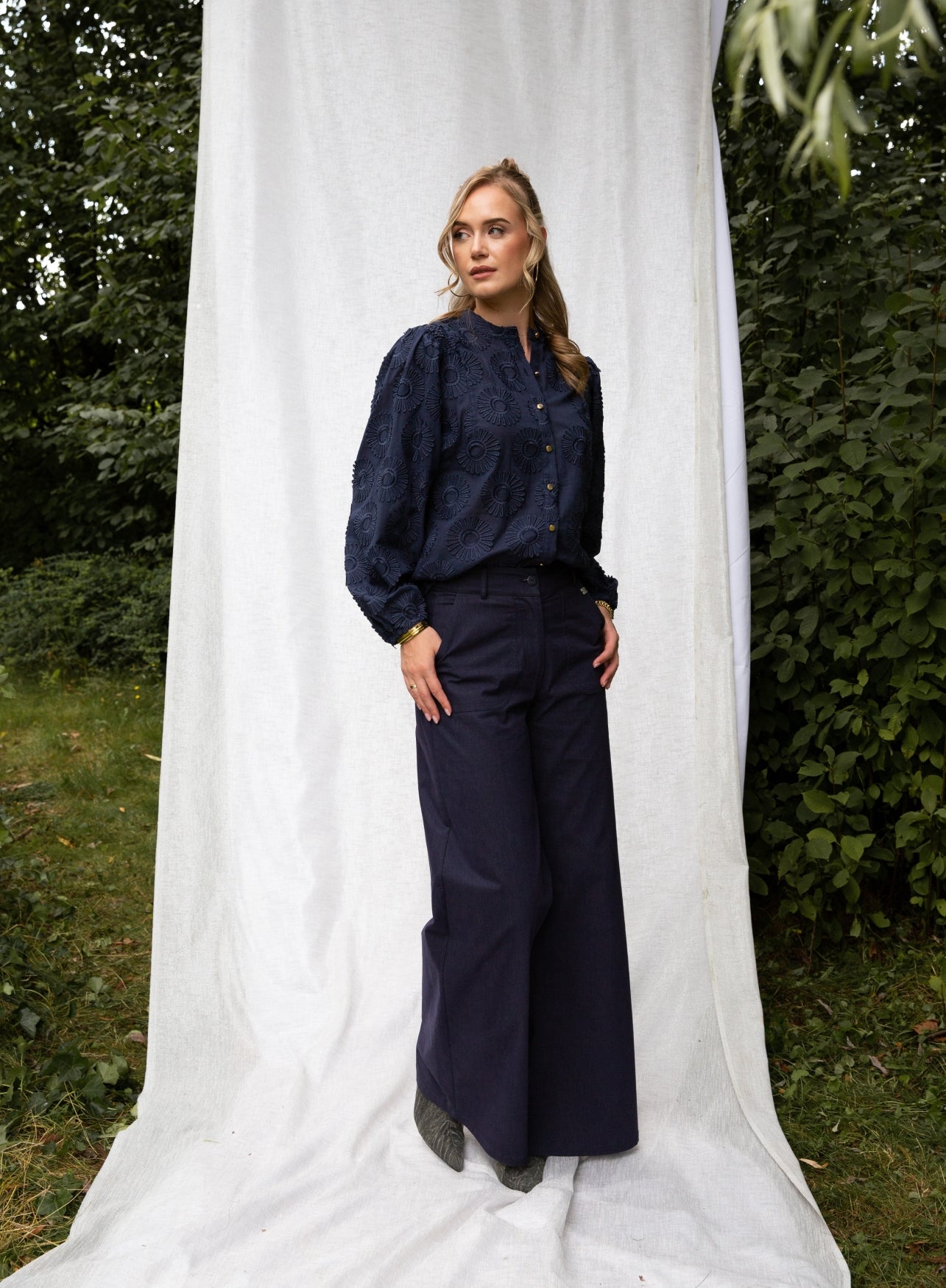 Job Flower Embroidery | Navy