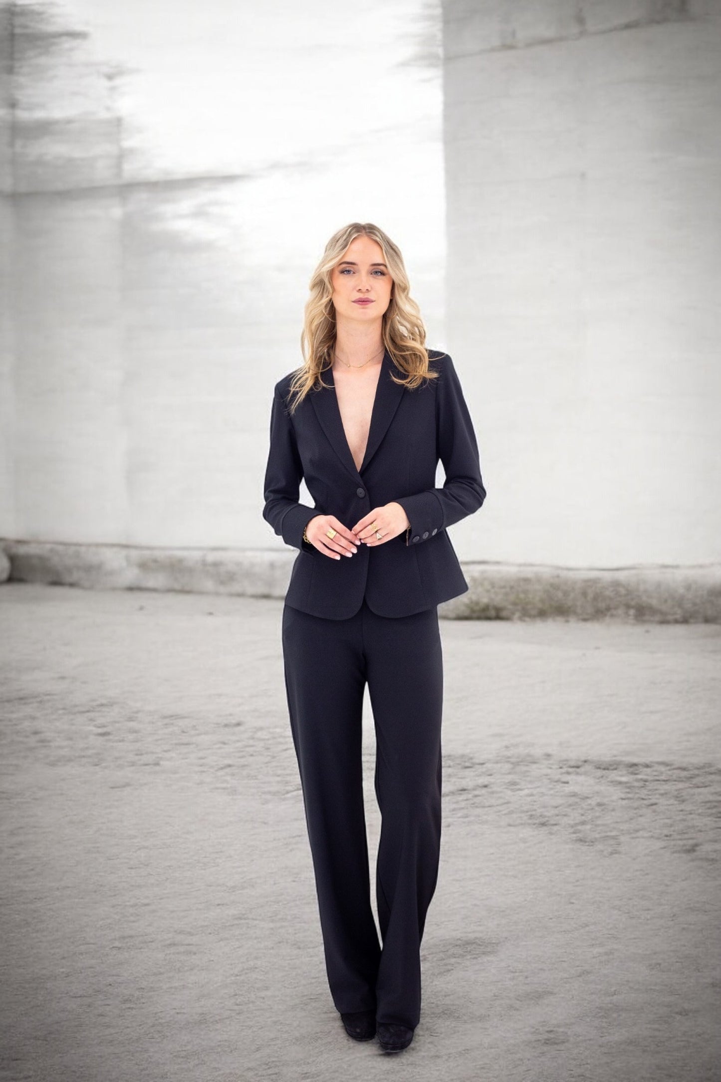 Romee Basic Travel | Black