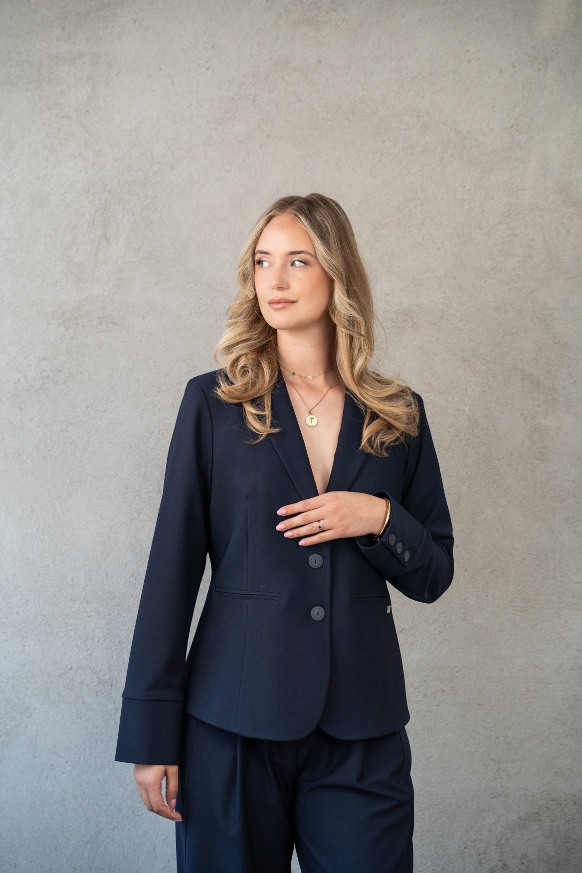 Manja V Textured Travel | Navy B