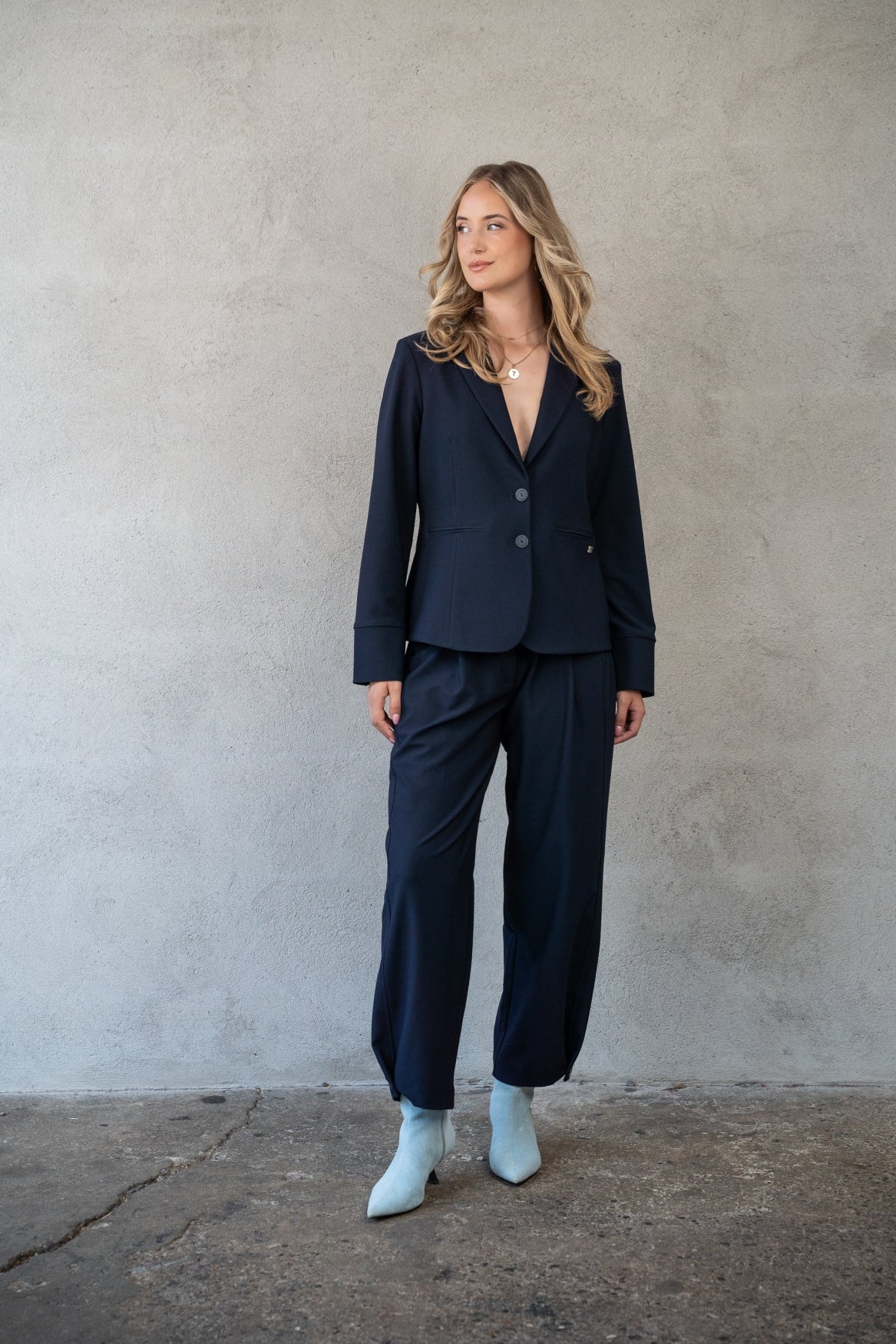 Manja V Textured Travel | Navy B