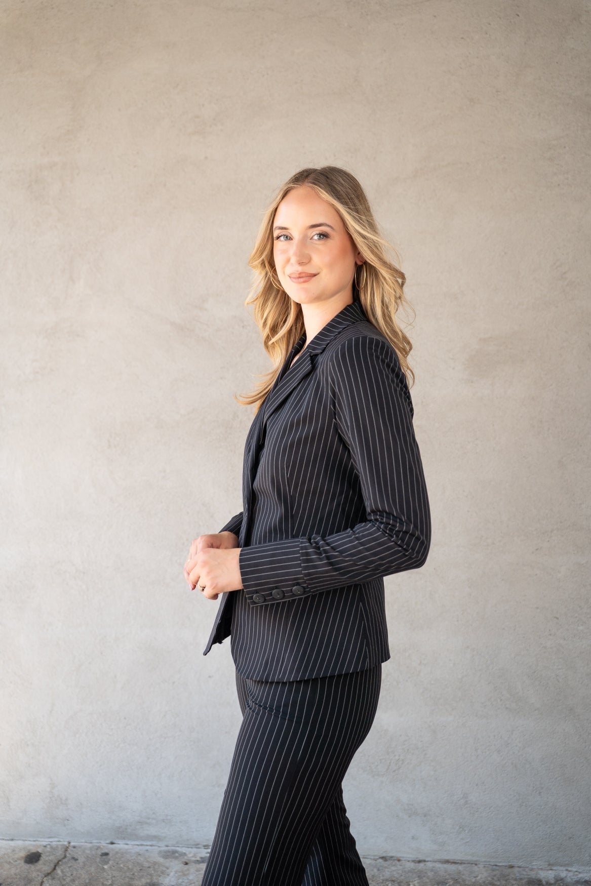 Manja V | Pinstripe Black