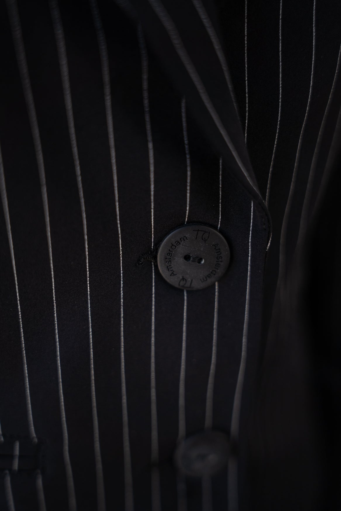 Manja V | Pinstripe Black