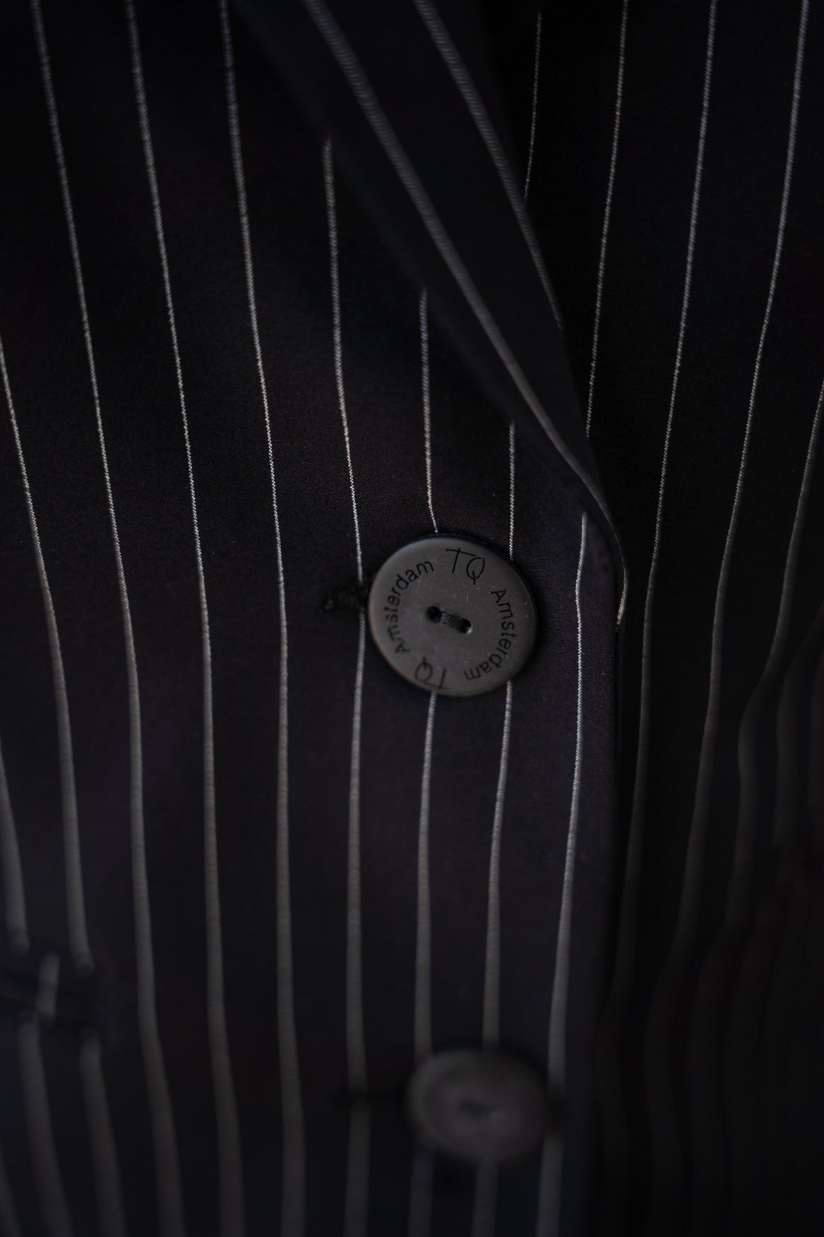 Manja V | Pinstripe Black