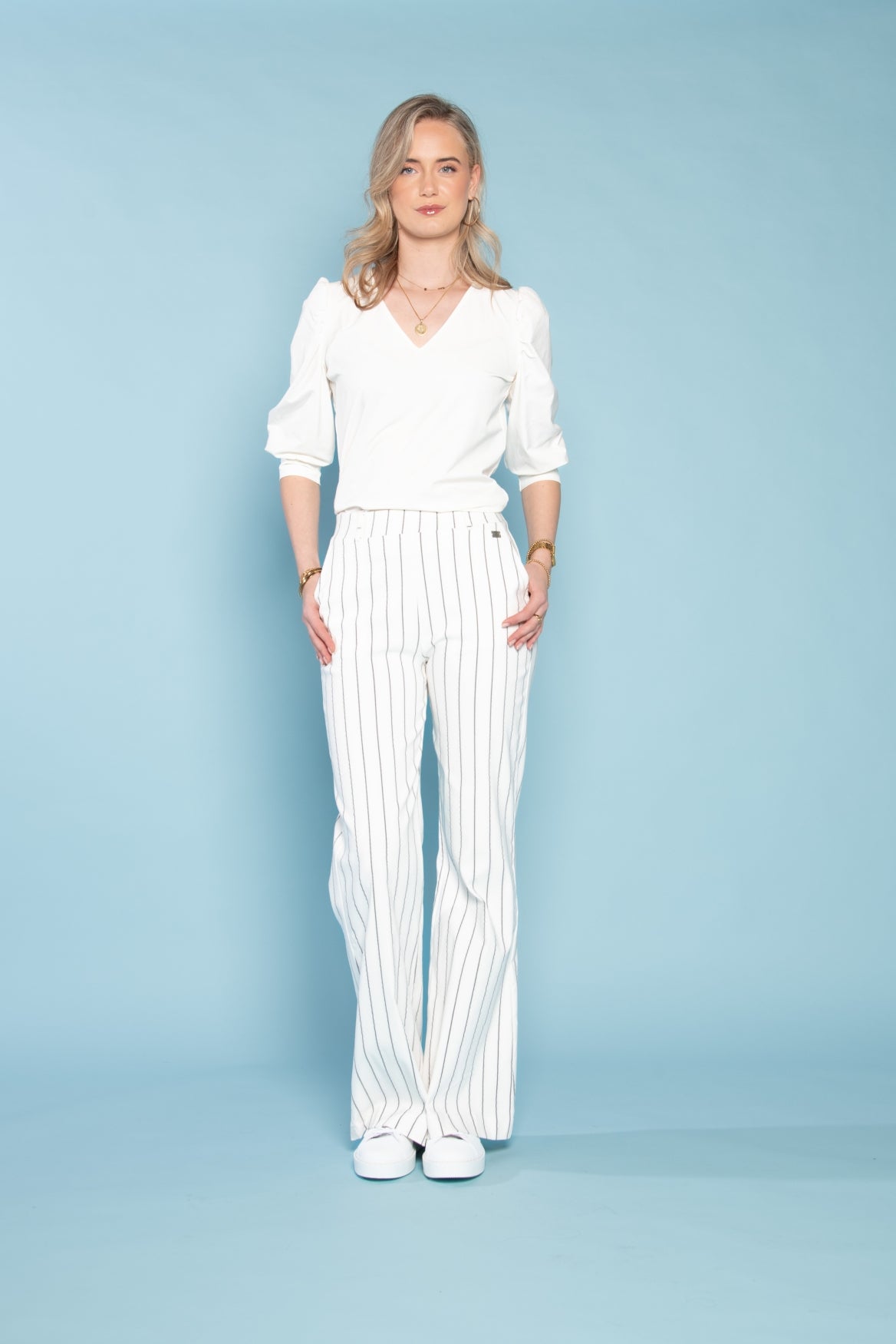 Alex | white - black