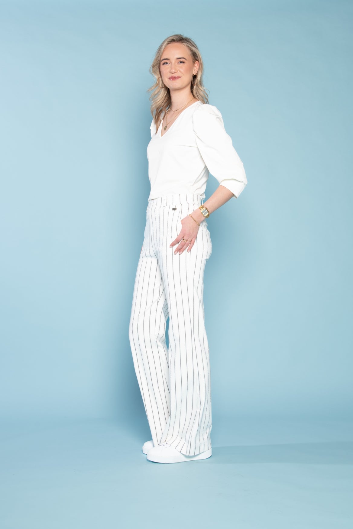 Alex | white - black