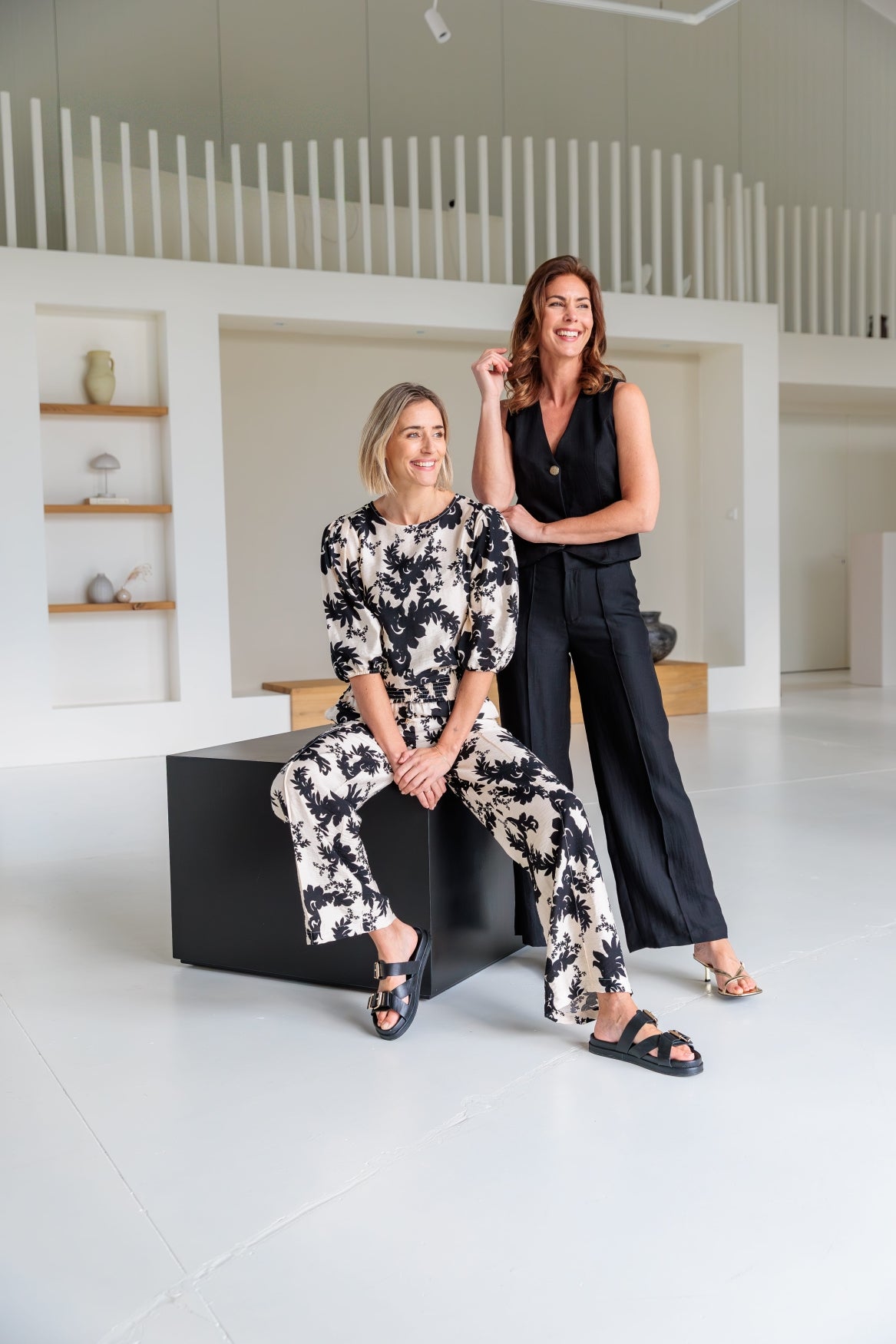 Broek Yura Black Classic Floral Woven | Black