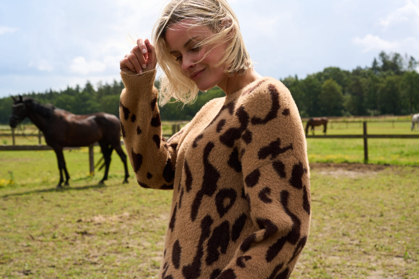 Trui Otila LS-RMJ Furry Print Knit | Tanzine-GanacheBrown