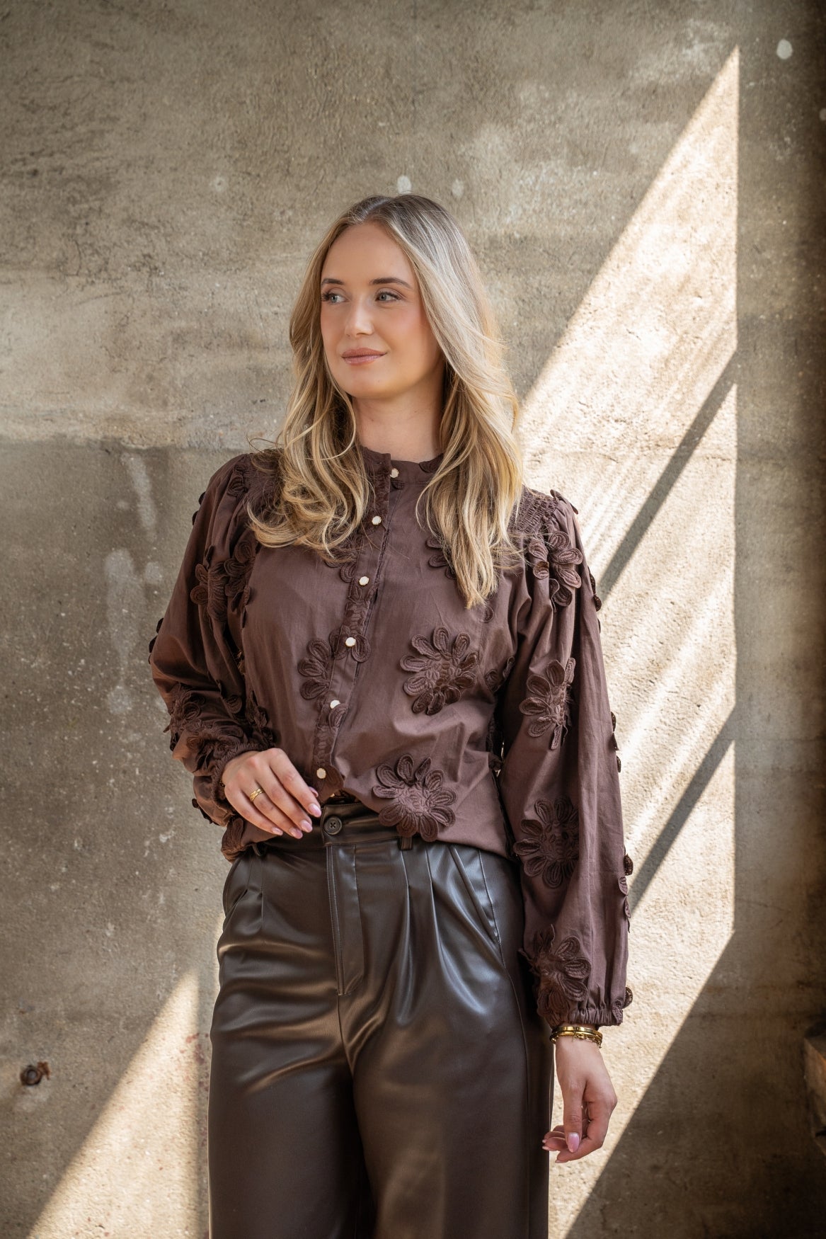 Blouse Job LS New Flower Embroidery | Brown