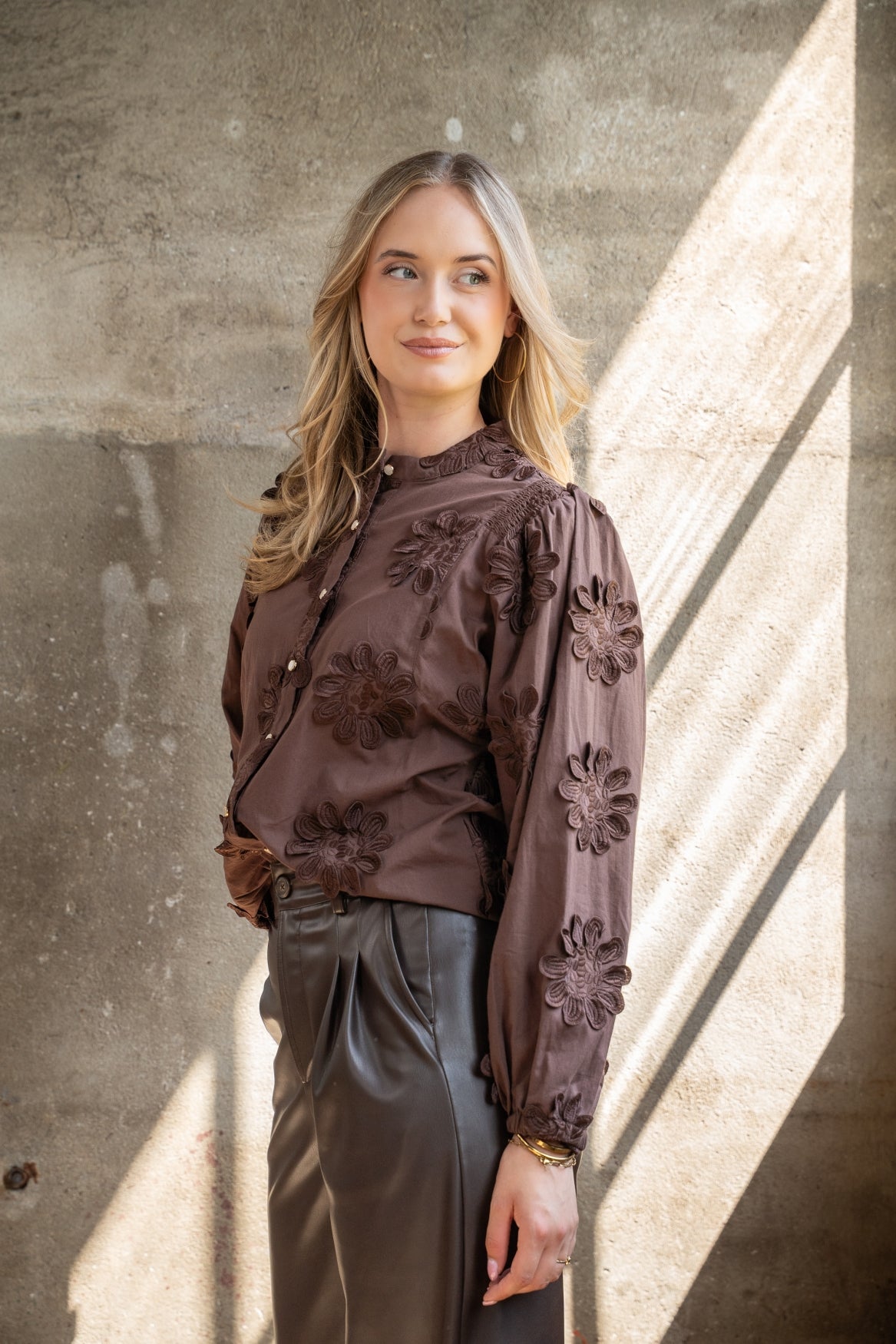 Blouse Job LS New Flower Embroidery | Brown
