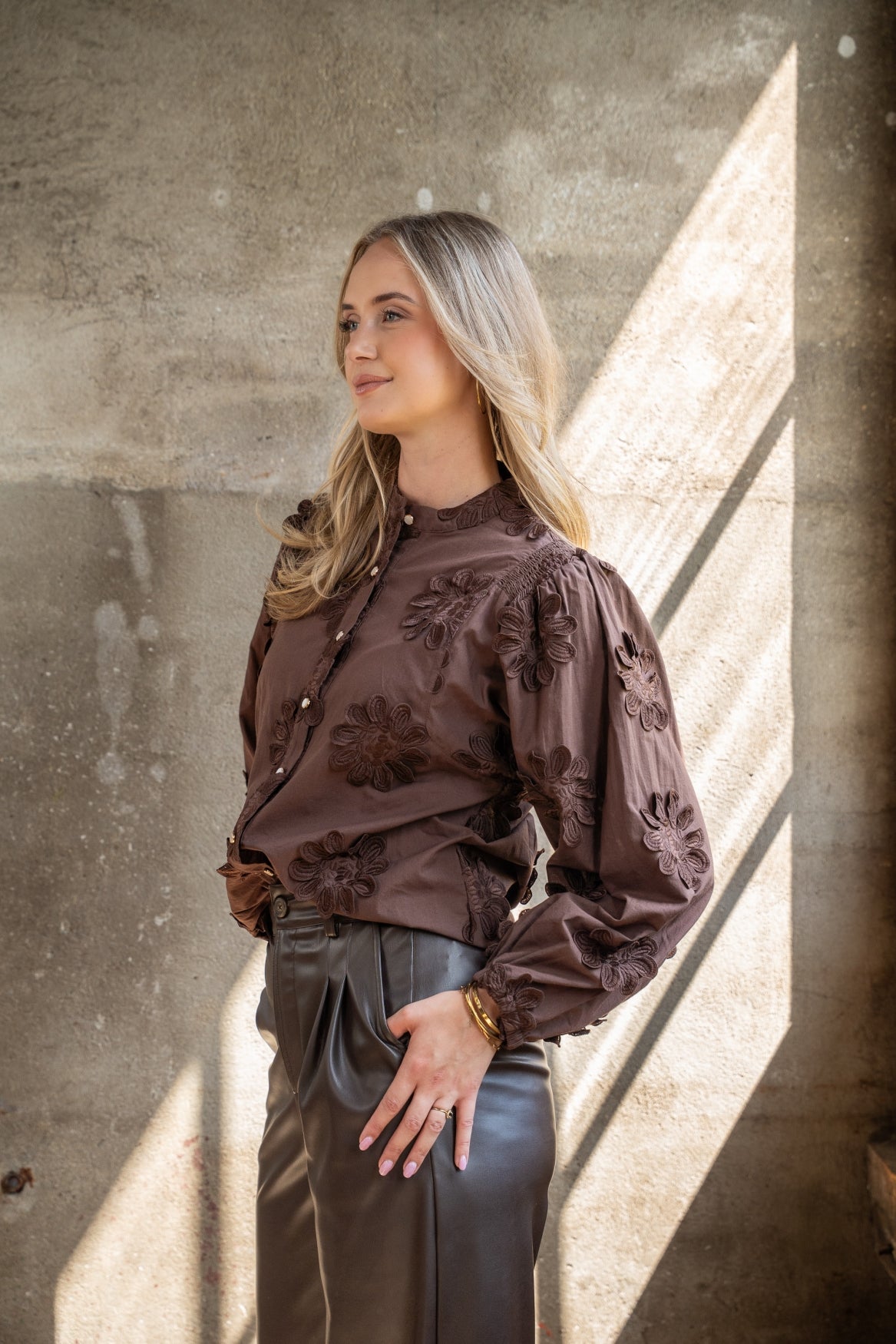 Blouse Job LS New Flower Embroidery | Brown