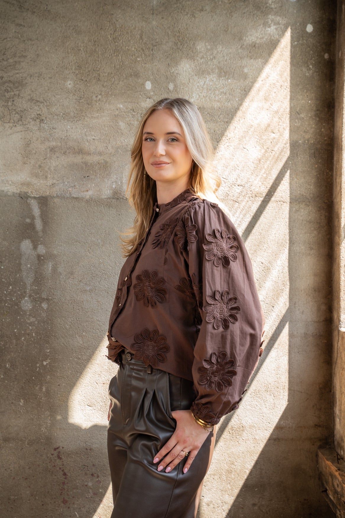 Blouse Job LS New Flower Embroidery | Brown