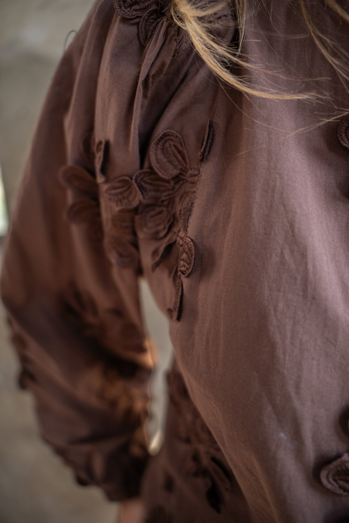 Blouse Job LS New Flower Embroidery | Brown