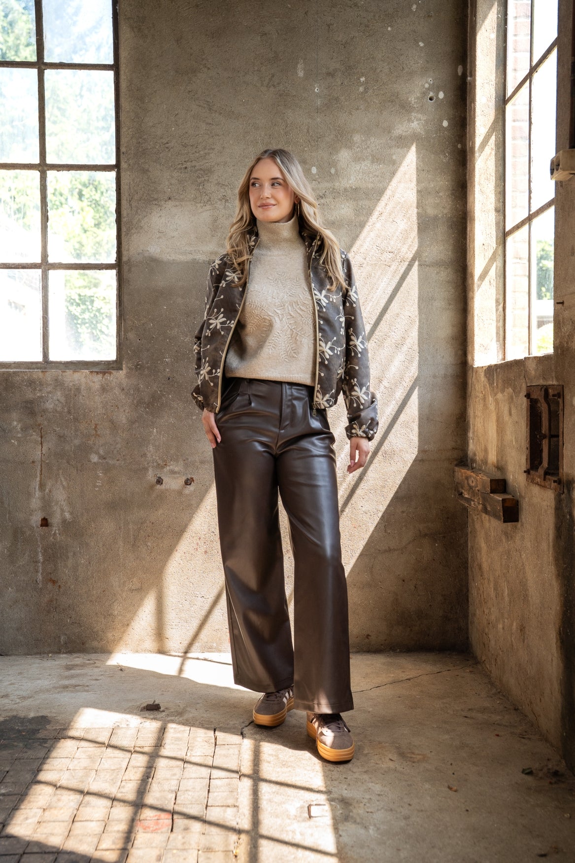 Jasje Bomber Twill Embroidery | Dark Brown