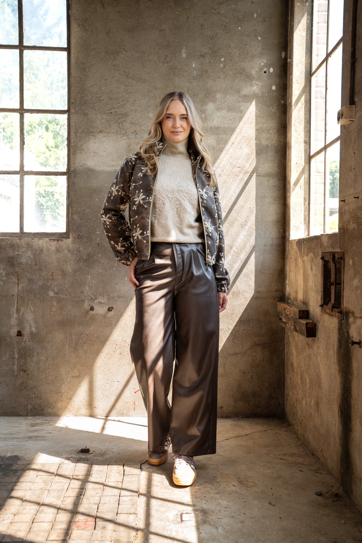 Jasje Bomber Twill Embroidery | Dark Brown