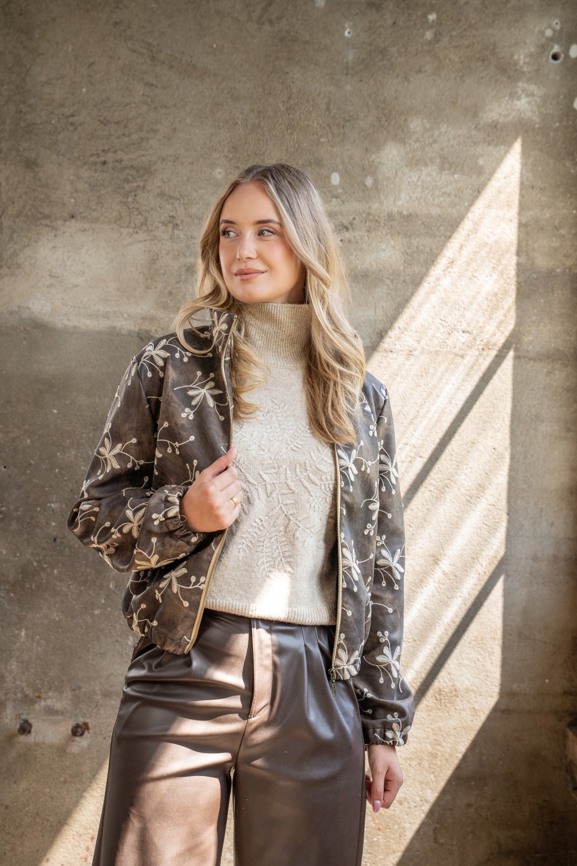Jasje Bomber Twill Embroidery | Dark Brown