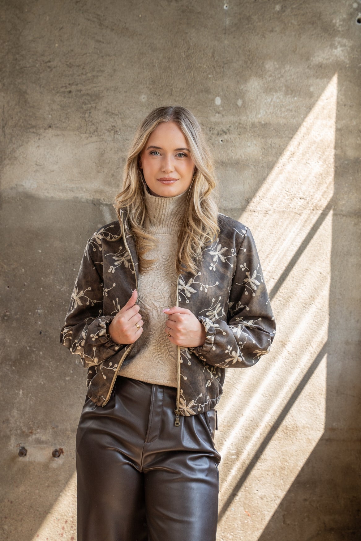 Jasje Bomber Twill Embroidery | Dark Brown