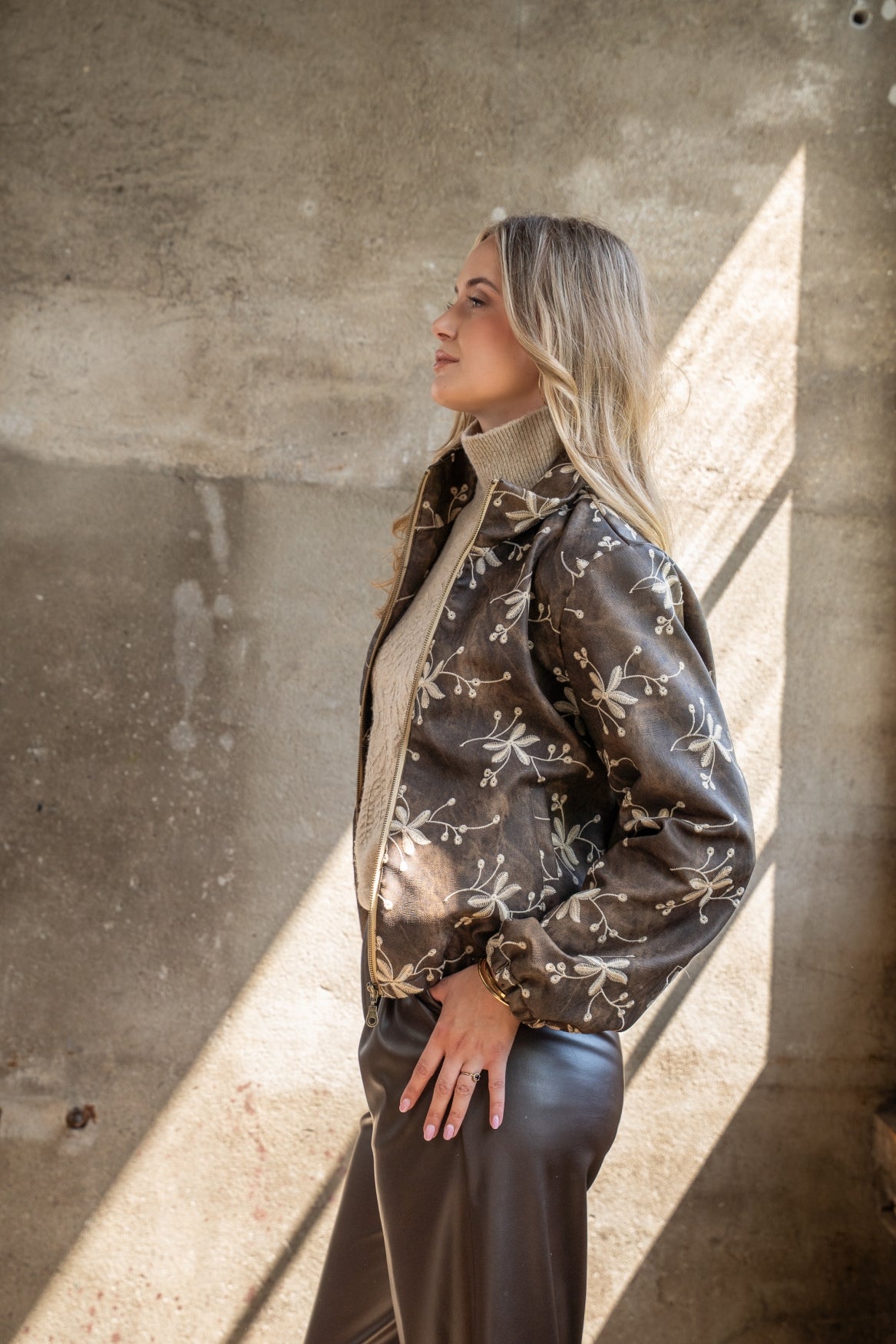 Jasje Bomber Twill Embroidery | Dark Brown
