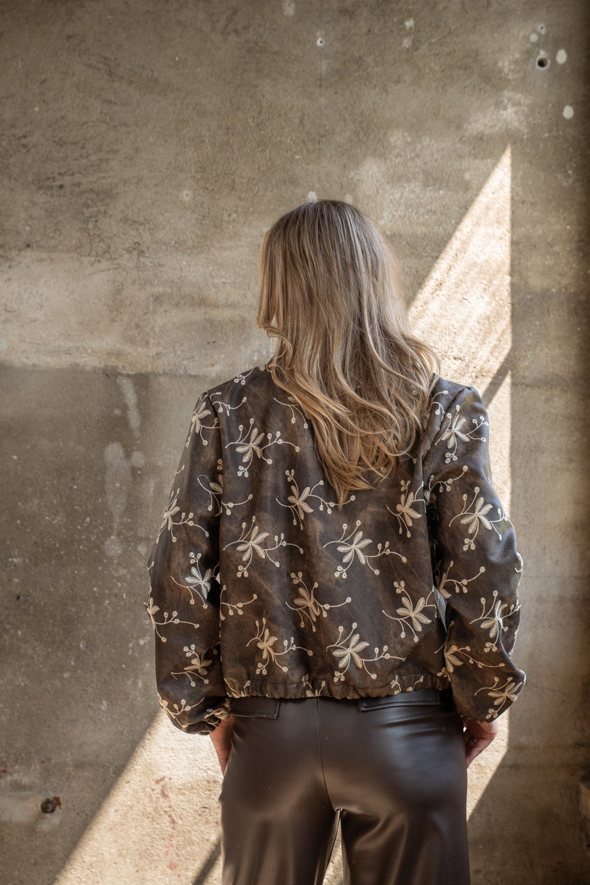 Jasje Bomber Twill Embroidery | Dark Brown