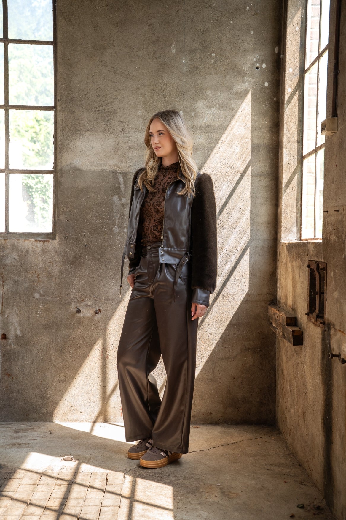 Marika Smooth Immitation Leather | Dark Brown