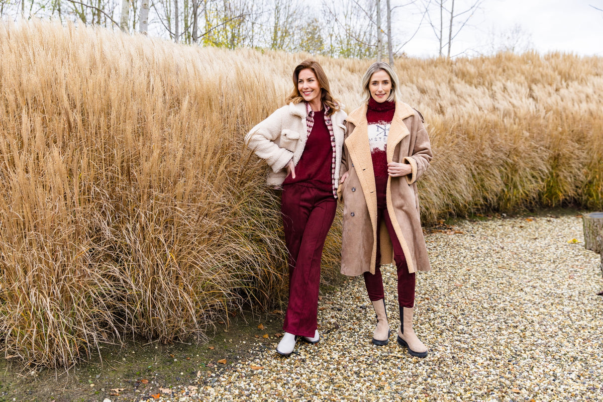 Victoria 1/2 SS-RMJ Furry Knit | Rhubarb Red