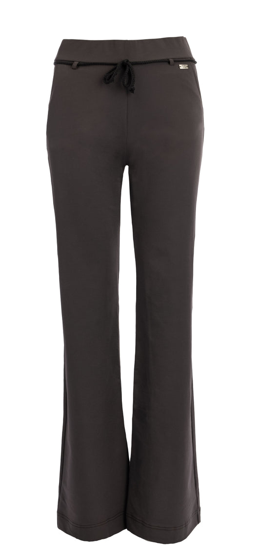 Romee Travel | Brown