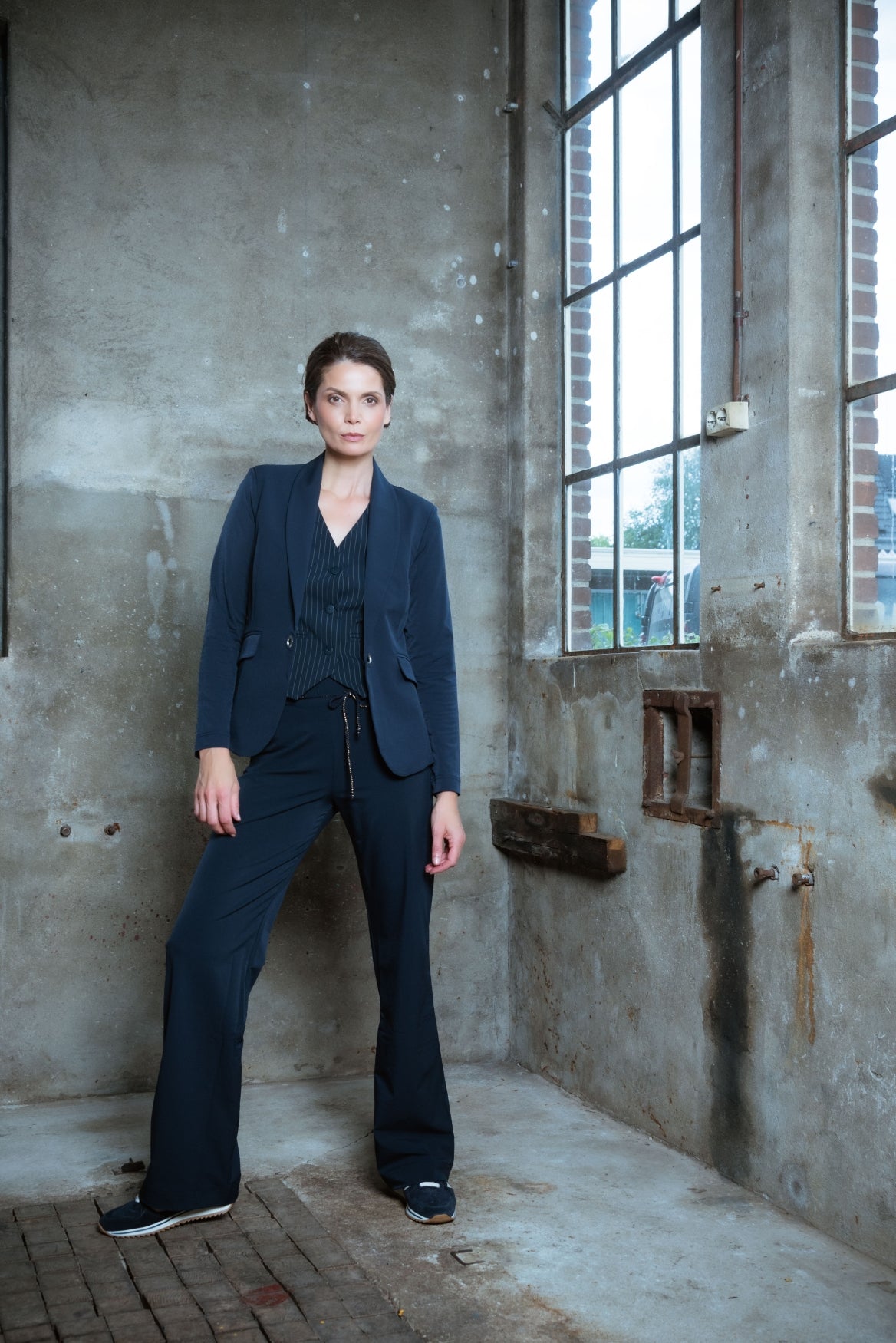 Manja V Basic Travel | marine