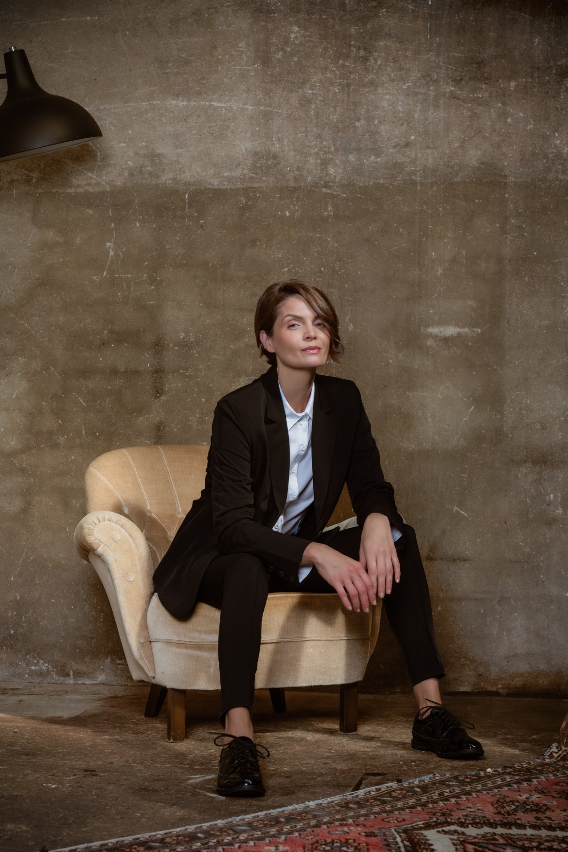 Manja V Basic Travel | Black