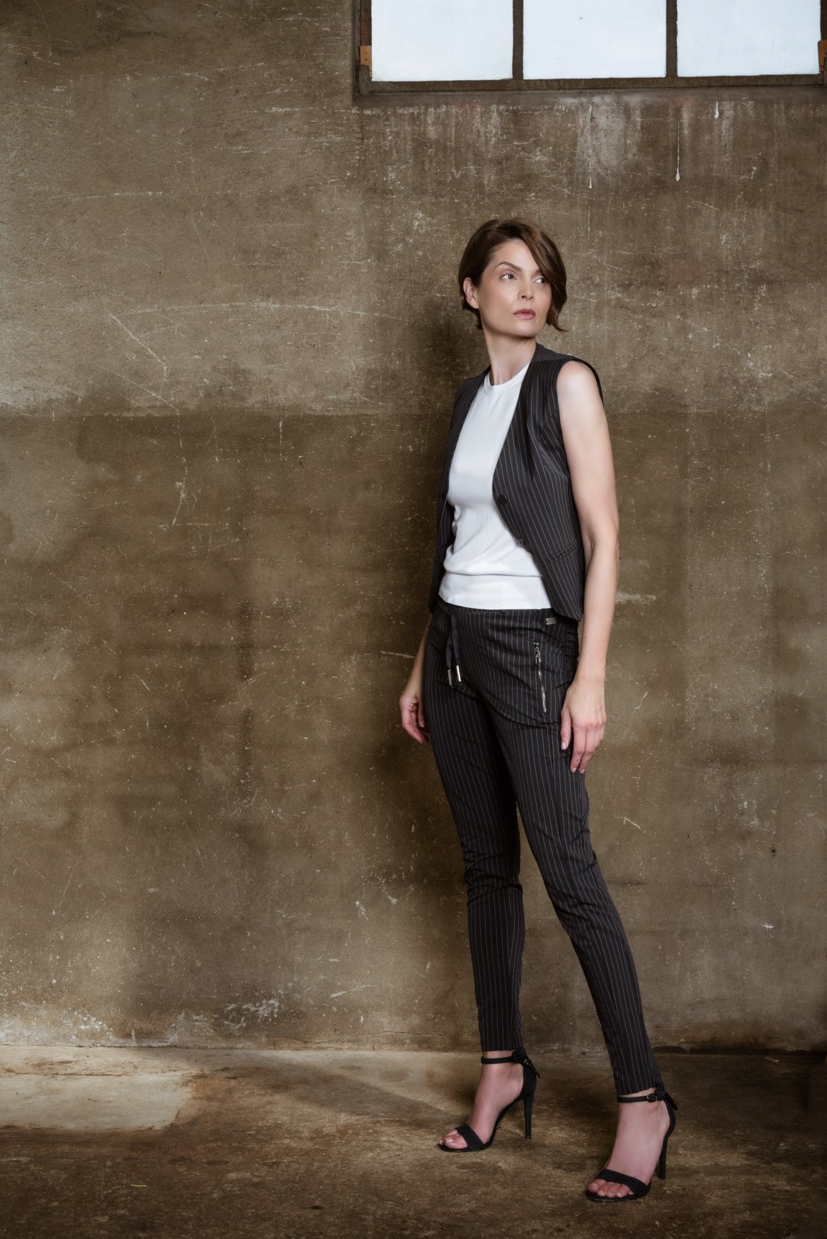 Maud | Pinstripe Black