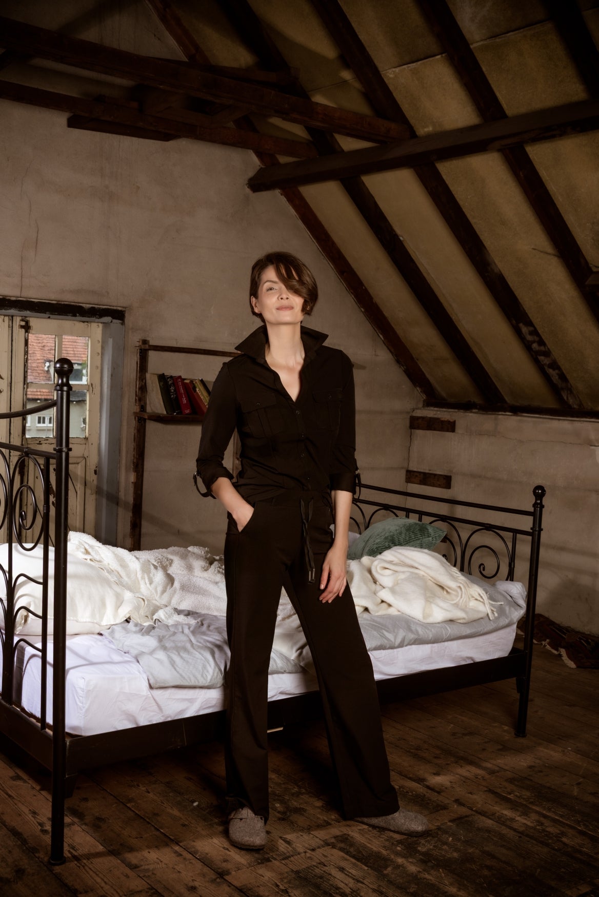 Gwen O Basic Travel | Black